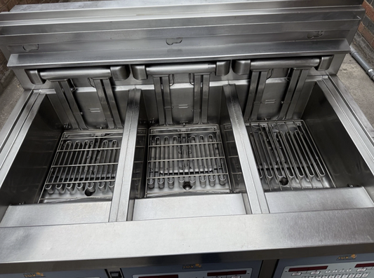 HENNY PENNY LOV TRIPLE TANK – 6 BASKET ELECTRIC FRYER