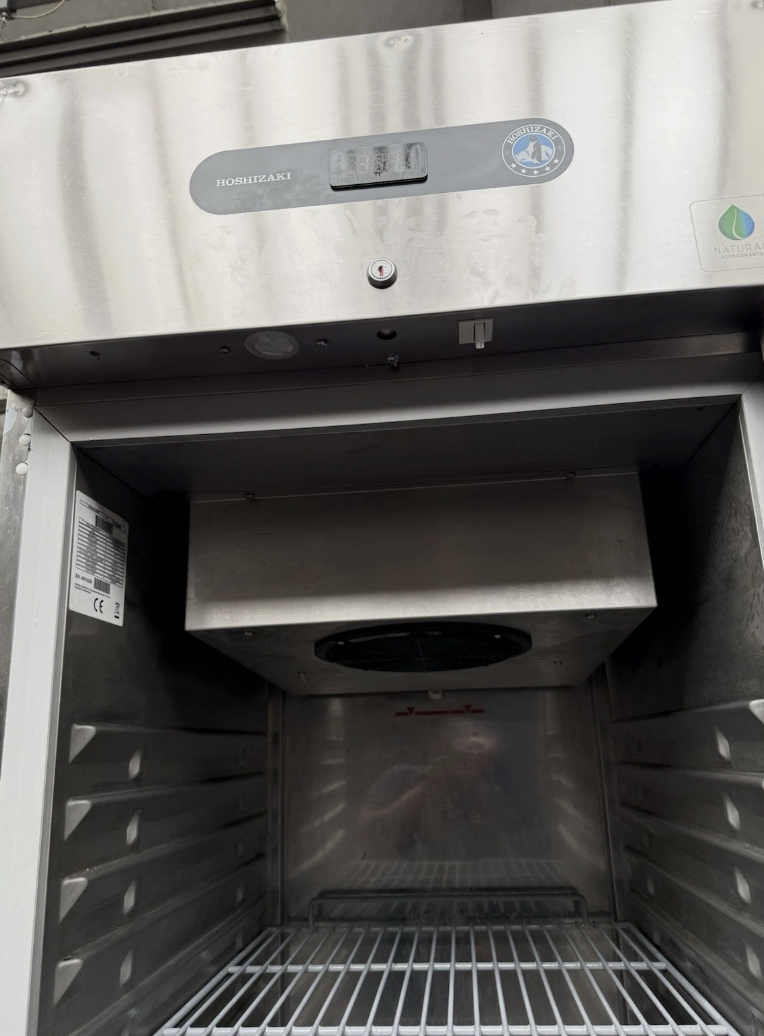 HOSHIZAKI COMMERCIAL SINGLE DOOR FRIDGE
