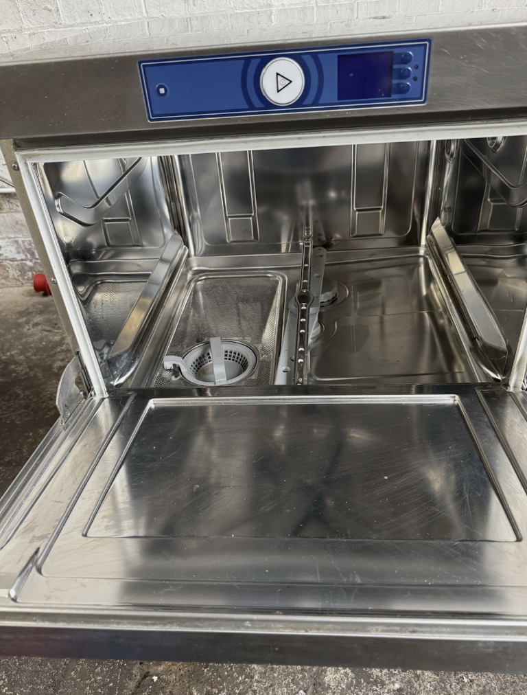 Hobart Undercounter dishwasher