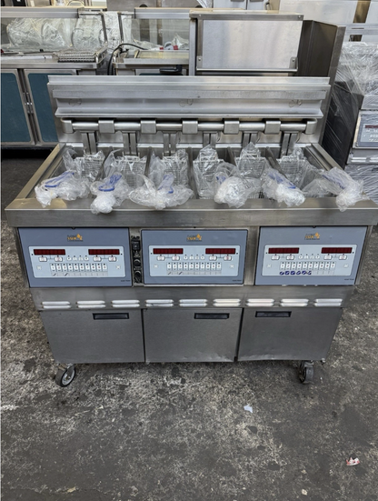 HENNY PENNY LOV 6-BASKET ELECTRIC FRYER – TRIPLE SPLIT TANK