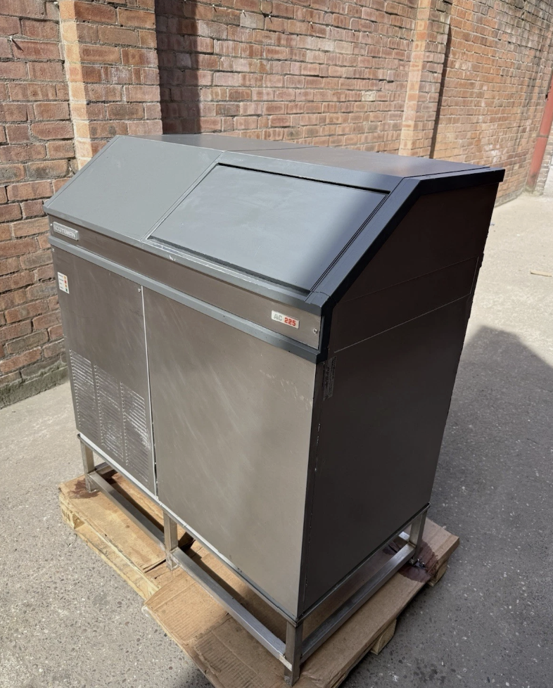 SCOTSMAN AC225 LARGE CAPACITY ICE MACHINE