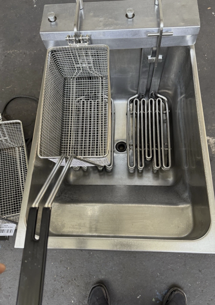 VALENTINE SINGLE TANK – TWIN BASKET ELECTRIC FRYER