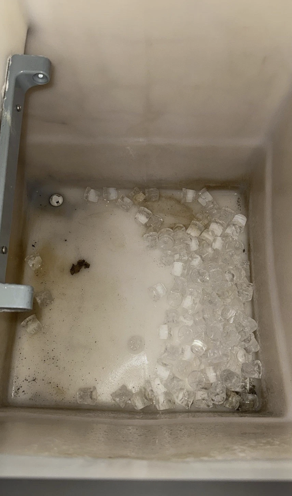 SCOTSMAN AC225 LARGE CAPACITY ICE MACHINE