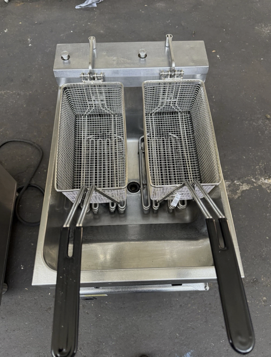 VALENTINE SINGLE TANK – TWIN BASKET ELECTRIC FRYER