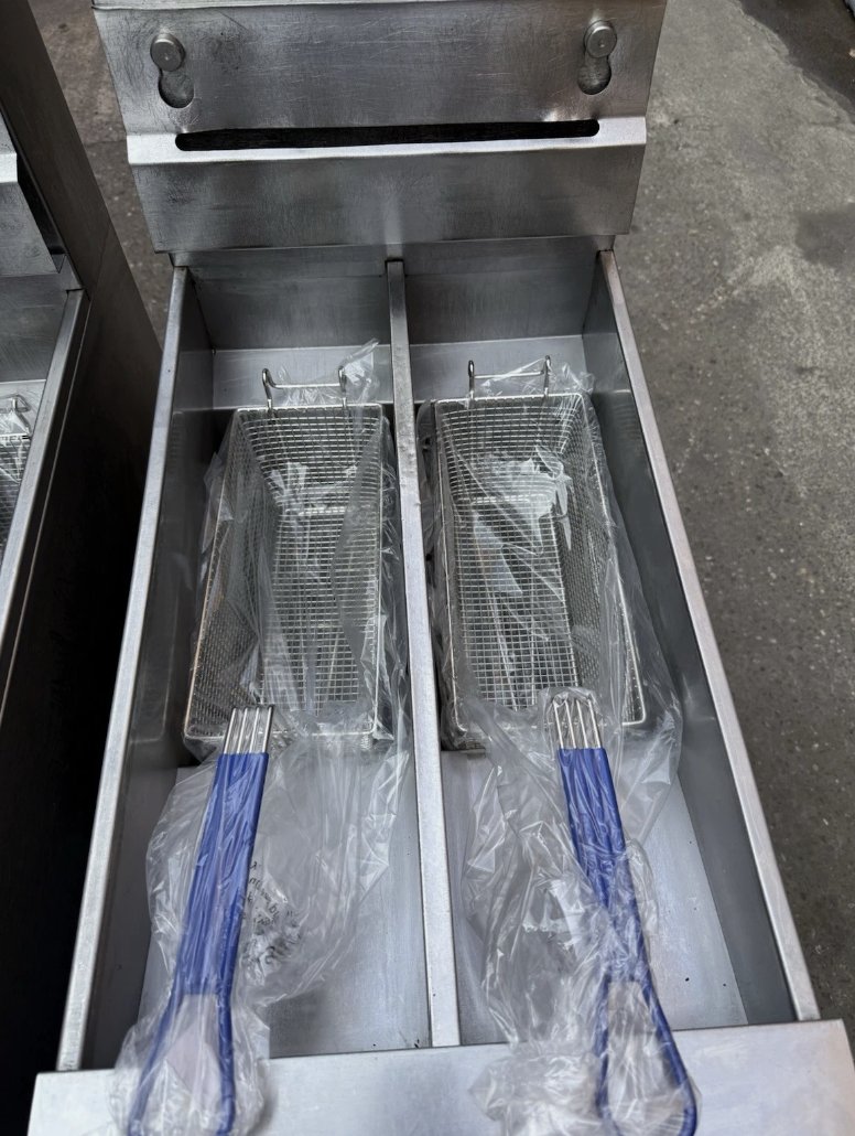 PITCO SG14T TWIN TANK GAS FRYER