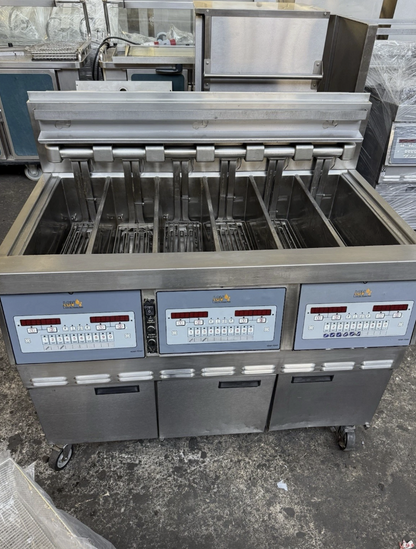 HENNY PENNY LOV 6-BASKET ELECTRIC FRYER – TRIPLE SPLIT TANK