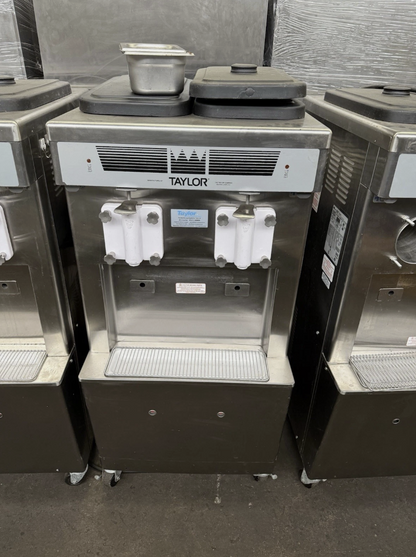 TAYLOR TWIN HEAD MILKSHAKE MACHINE