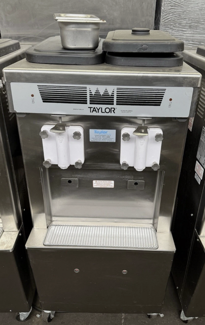 TAYLOR TWIN HEAD MILKSHAKE MACHINE