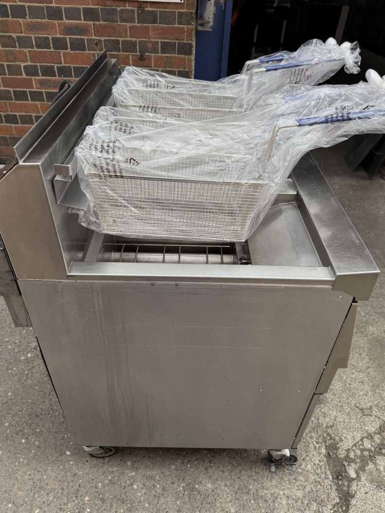 HENNY PENNY LOV TWIN TANK – 4 BASKET ELECTRIC FRYER