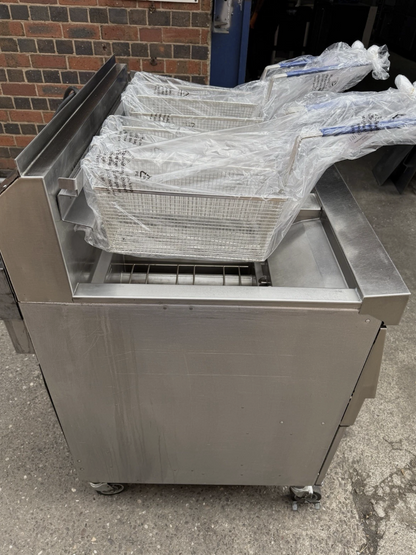 HENNY PENNY LOV TWIN TANK – 4 BASKET ELECTRIC FRYER