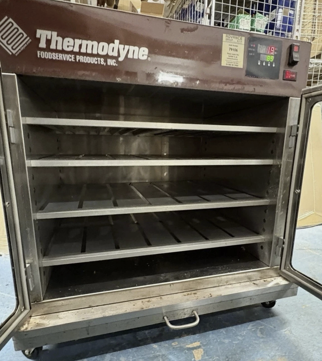 Thermodyne 700-CT Slow Cook and Hold Heated Cabinet