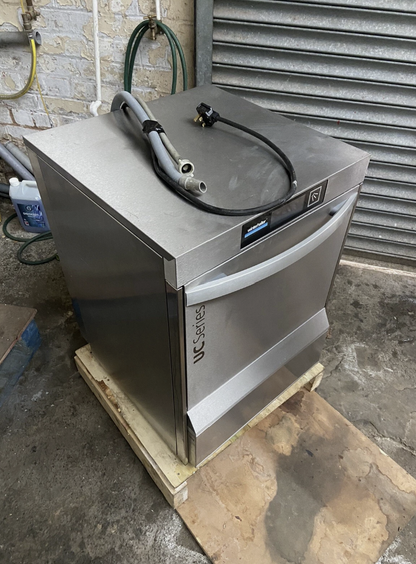WINTERHALTER UC-L UNDER-COUNTER DISHWASHER