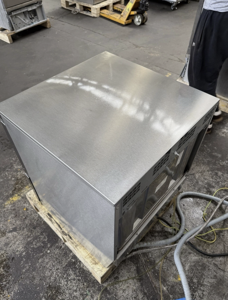 Hobart Undercounter dishwasher